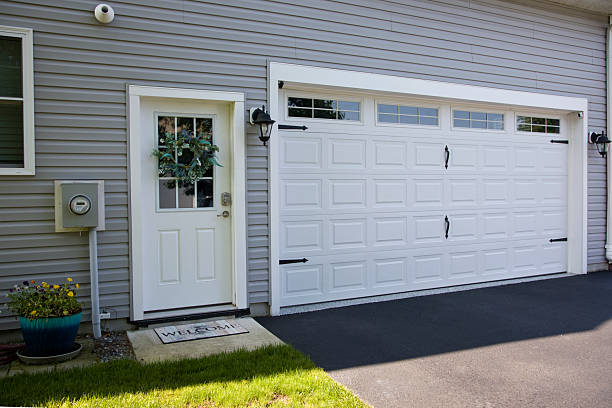 24/7 Emergency Garage Door Panel Replacement experts in Fennville, MI